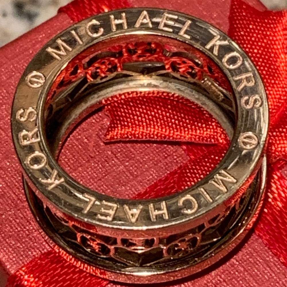 MICHAEL KORS😍 ”MK GOLD COLOR RING” 😍 - Picture 2 of 3